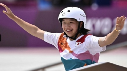 13歳の西矢選手が女子スケボーで金メダル獲得