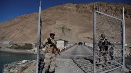 پناه اوردن 1037نظامی افغانستانی به خاک تاجیکستان 