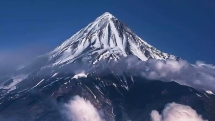 イラン最高峰が冠するダマーヴァンド  イランの歴史の高みにつけられた名