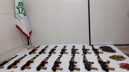 Zbulohet një ngarkese me armë dhe municione në veriperëndim të Iranit