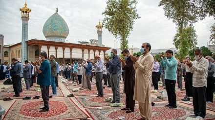 Iranians hold Eid al-Adha prayers under COVID safety protocols