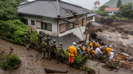 Përmbytje dhe rrëshqitje e dheut në Japoni