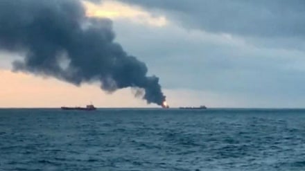 Kapal Kargo Irak Terbakar di Teluk Persia