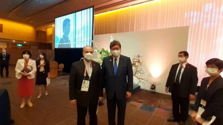 伊日两国体育部长在东京会面