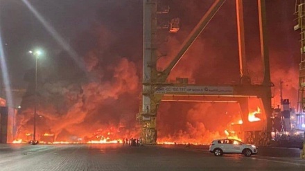 Kebakaran di Kapal Kontainer Memicu Ledakan di Pelabuhan Dubai