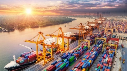 伊朗港口准备接纳停靠大型油轮