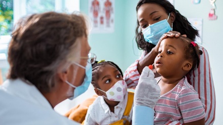 儿童感染新冠出现严重并发症的可能性很少