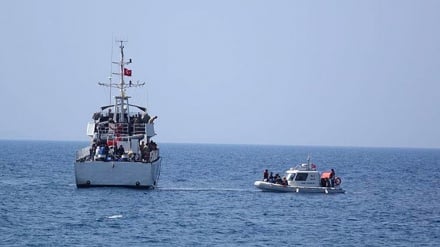 土耳其海岸警卫队营救43名外国难民