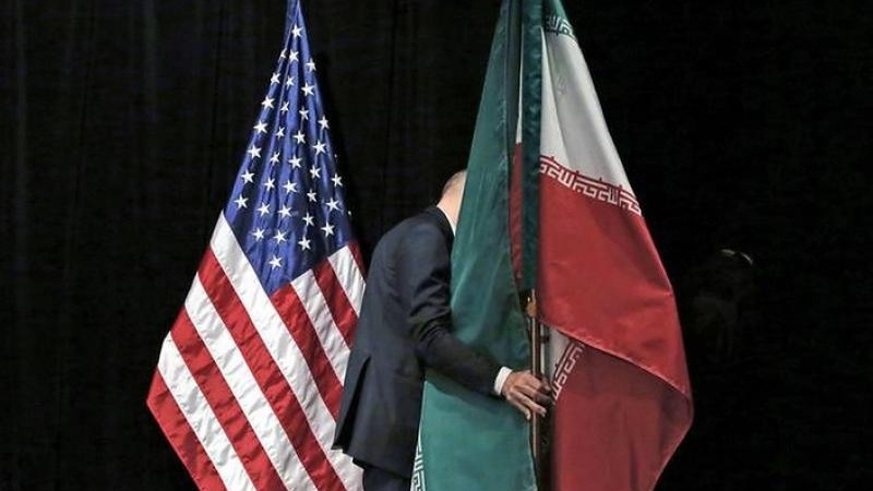 アメリカとイランの国旗