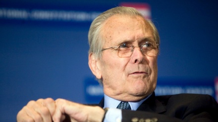 Vdes ish-sekretari i mbrojtjes Donald Rumsfeld