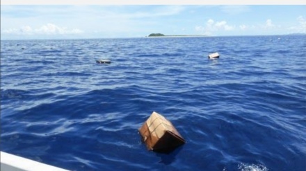 沖縄県議会、米軍ヘリのコンテナ落下で抗議決議を可決