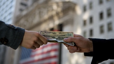 米ドル依存脱却に向けたロシアの新たな歩み