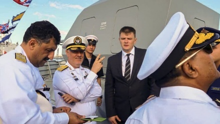 伊朗舰艇部队参加俄罗斯海军阅兵