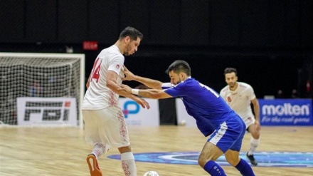 Ekipi i Iranit në futsal kampion në garat e Tajlandës