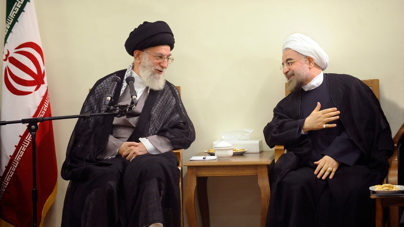 伊斯兰革命最高领袖接见总统及内阁成员