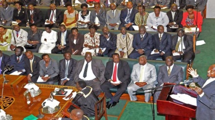 Watu waghadhibika mno Uganda baada ya wabunge kupatiwa yuro milioni 25 kununulia magari mapya 