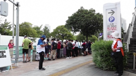 オリンピック競技観戦で沿道に集う人々