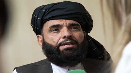ذبیح الله مجاهد: حفاظت از فرودگاه کابل باید بر عهده مردم افغانستان باشد