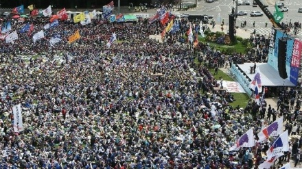 近万名韩国工人聚集首尔市中心示威