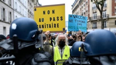 Macron u përgjigjet në mënyrë të prerë protestave qytetare kundër vaksinimit 