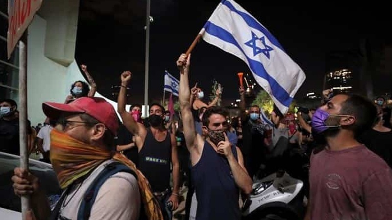 Izraelitët protestojnë kundër kufizimeve të pandemisë Korona