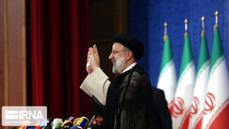 برگزاری مراسم تحلیف رئیس جمهور جدید ایران در مجلس شورای اسلامی