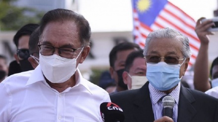 Pemilu Malaysia: Anwar, Mahathir, Muhyiddin Gagal Koalisi, UMNO Melenggang Mulus?