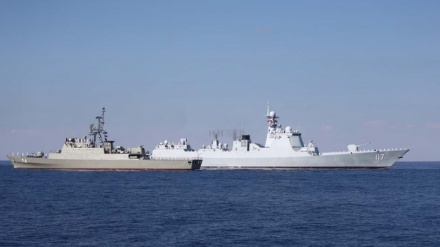 伊朗军舰参加圣彼得堡的海军阅兵