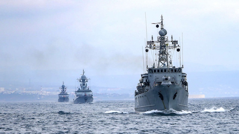 Face-à-face Russie-USA en mer Noire