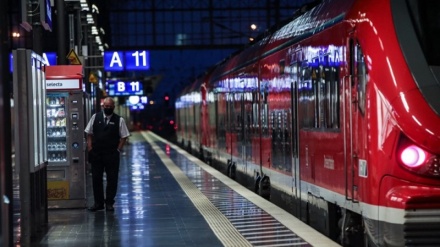 German train drivers strike despite union's offer to keep services going