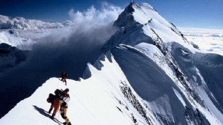 吉尔吉斯斯坦失踪的两名伊朗登山者下落不明
