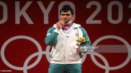 Токио—2020: ўзбекистонлик оғир атлетикачи олтин медални қўлга киритди