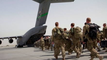 米軍のアフガニスタン撤退、任意か義務か