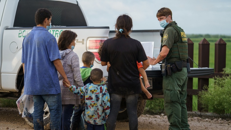 US pro-migrant groups warn Biden, ask court to block border expulsions amid refugee influx