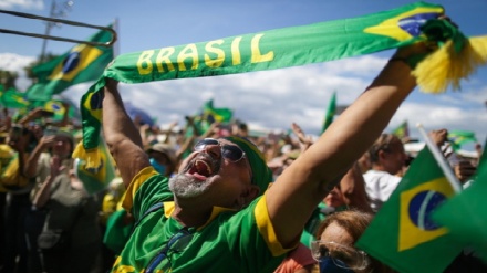 Brasile, migliaia in piazza ... a sostegno di Bolsonaro