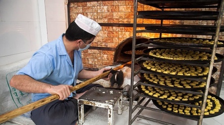 Begini Cara Pembuatan Roti Tepung Beras di Kermanshah