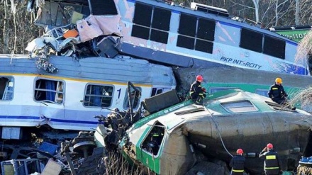 チェコ西部で、列車同士の衝突により2人死亡