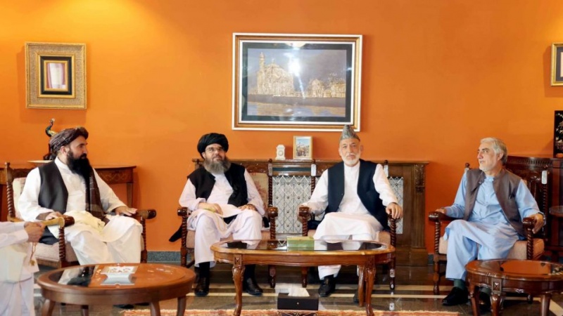 دیدار عبدالله و کرزی با اعضای دفتر سیاسی گروه طالبان