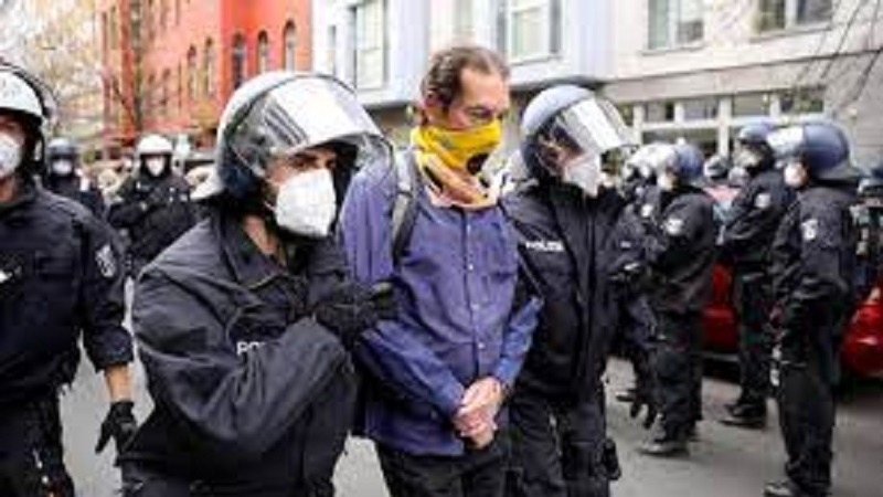 Proteste anti-lockdown a Berlino: arrestate 600 persone