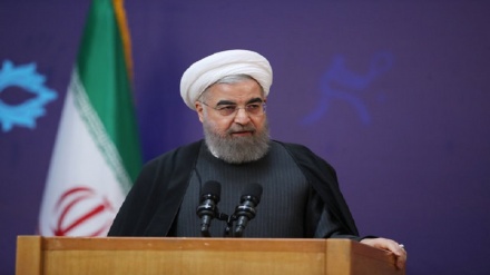 鲁哈尼：“最高领袖的指导和人民积极参与”是伊朗政府过去八年取得成功的秘诀