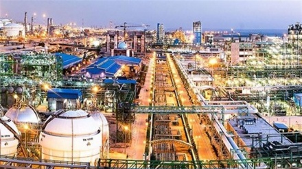 马赫夏赫尔港石化大火被扑灭，爆炸传闻被否认