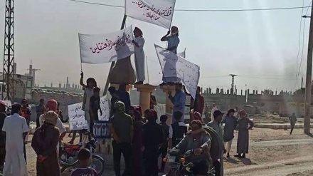 Syrer protestieren gegen US-Verhaftung von 300 Stammesangehörigen wegen Kampfes gegen IS