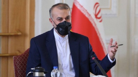 阿米尔.阿卜杜拉希扬与伊朗驻伊拉克使团团长和大使举行会议