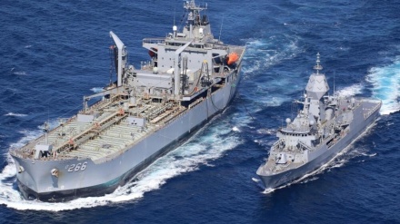 韩英举行联合海军演习