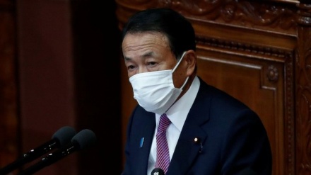 麻生財務相、公明元秘書らの貸金業法違反疑いに関して「コメントない」