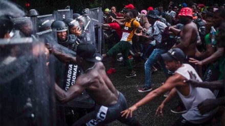 Mexican agency condemns beating of migrants caught on camera