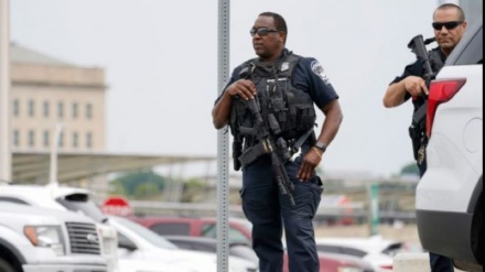 米国防総省の前で銃撃戦、警官１人死亡