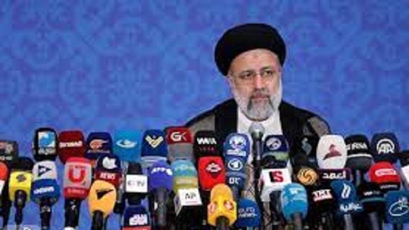 Iran, giuramento deil nuovo presidente Raisi. Anche Italia e' presente