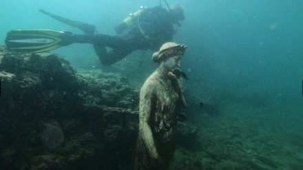 伊・古代ローマの温泉地が、ダイバーに人気