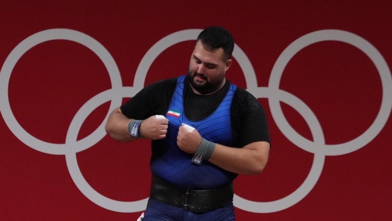 وزنه بردار ایرانی در المپیک توکیو نشان نقره را بر گردن آویخت